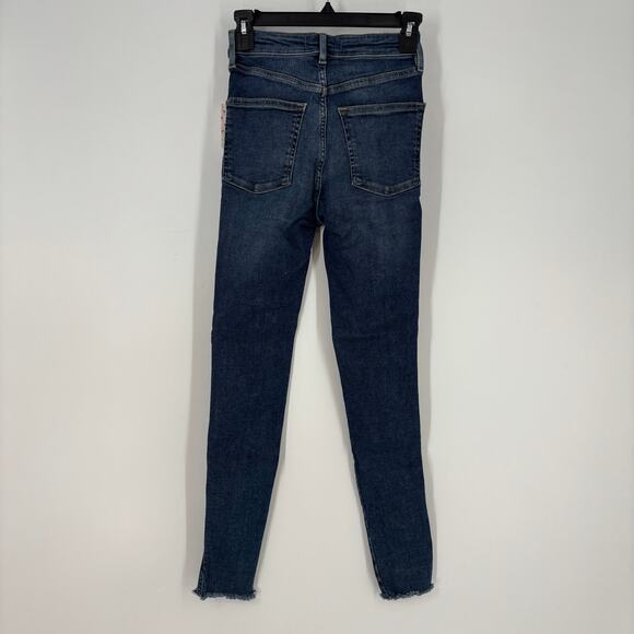 Free People Frayed-Hem Skinny Capri Jeans Blue Size 26 MSRP $78 NWT - Picture 5 of 8
